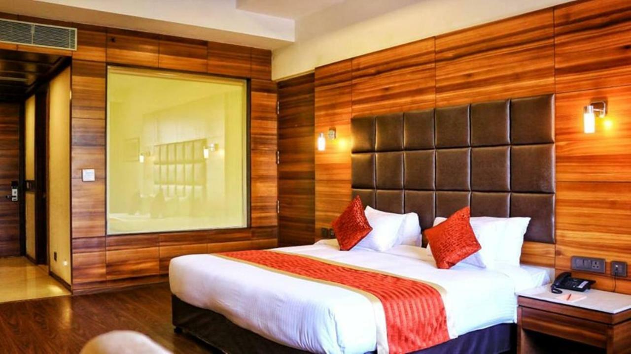 City Park Resort Bahadurgarh Exterior photo